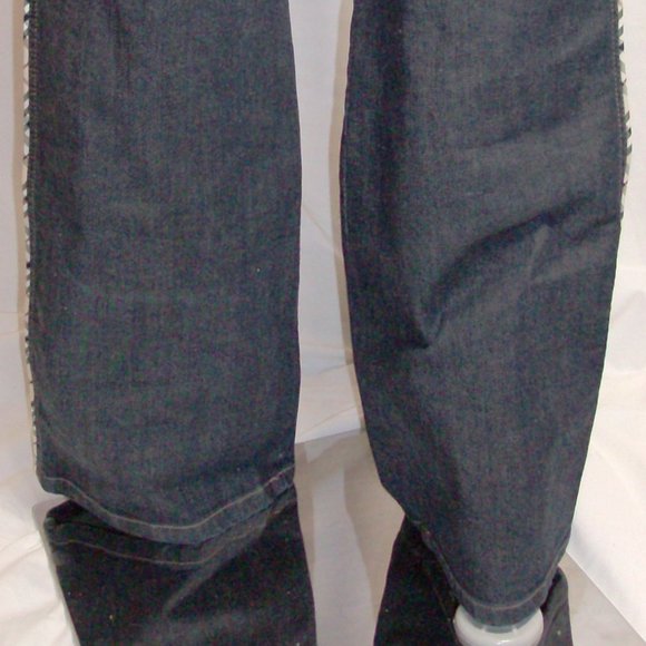Burberry Jean with Nova Check leg trim.  Size 10.  Never worn, tags attached - Picture 5 of 10